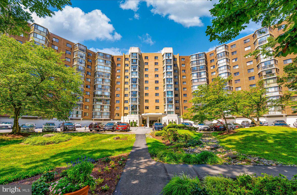 15101 Interlachen Dr #1-807 Property Photo 1