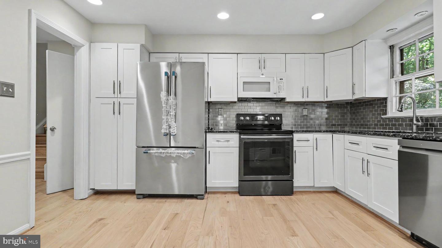 7800 Seven Locks Rd Property Photo 12