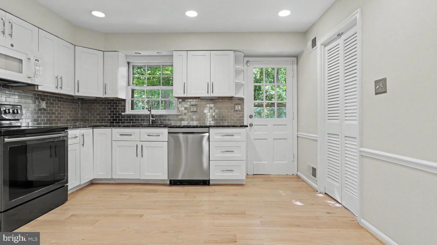 7800 Seven Locks Rd Property Photo 13