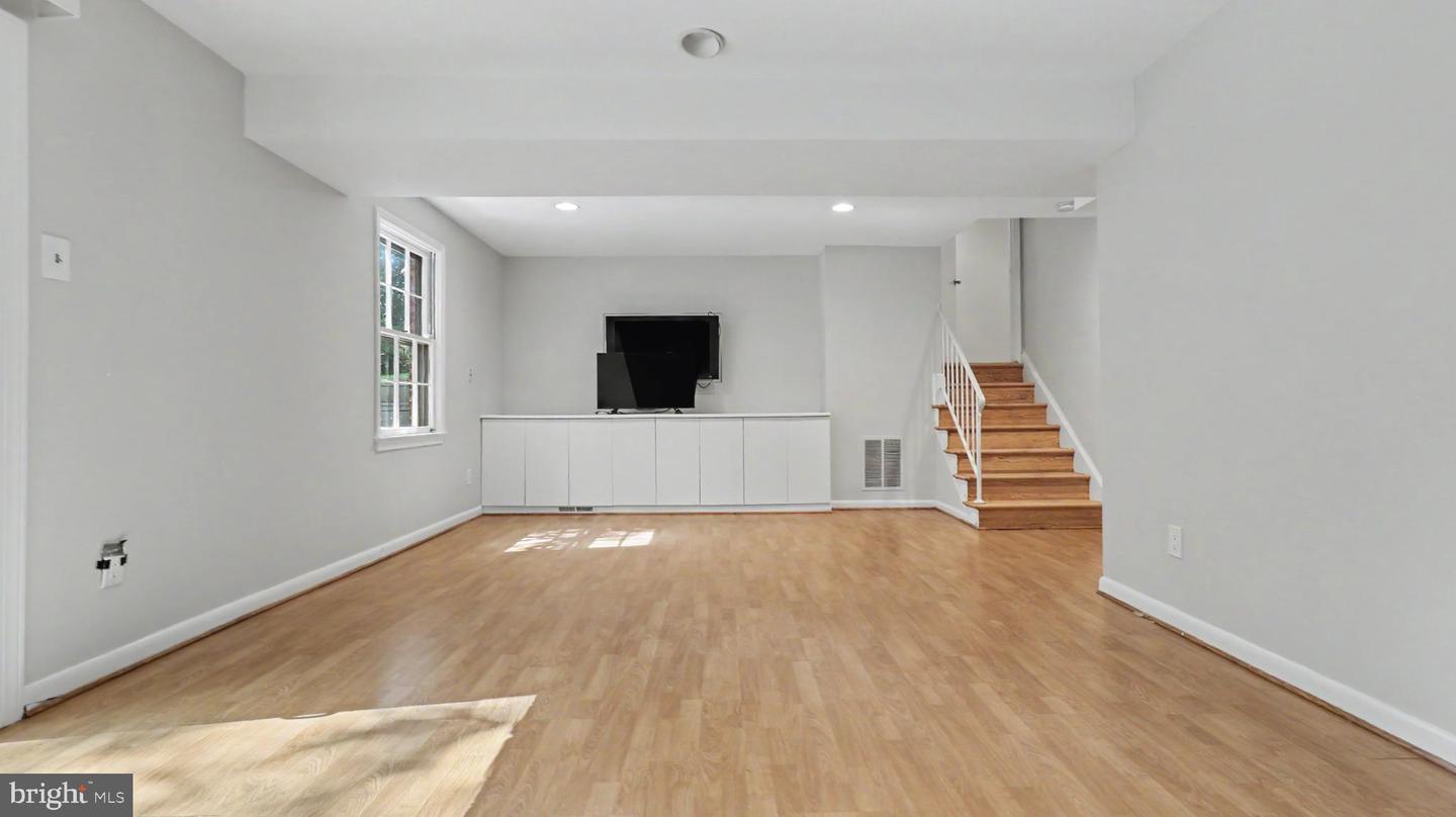 7800 Seven Locks Rd Property Photo 17