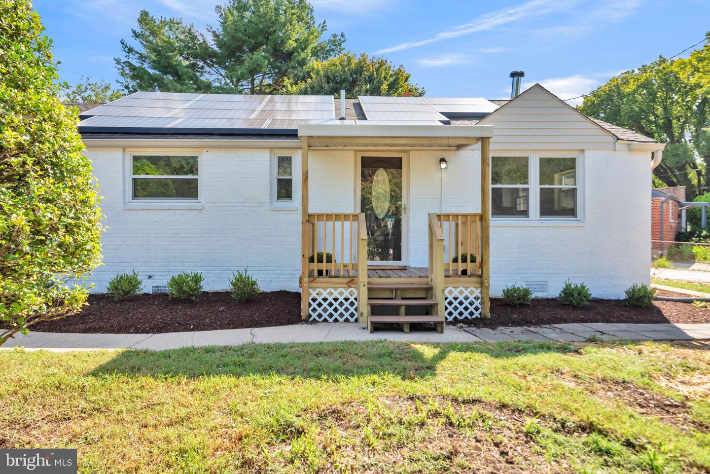 12805 Hathaway Dr Property Photo 1