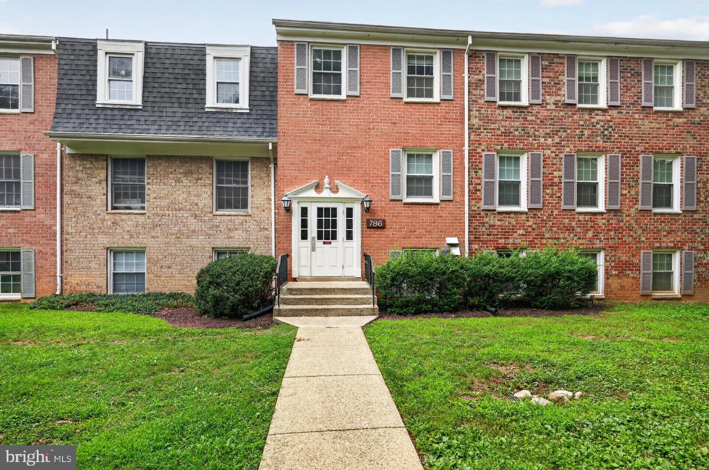 786 QUINCE ORCHARD BLVD #786-20 Property Photo 1