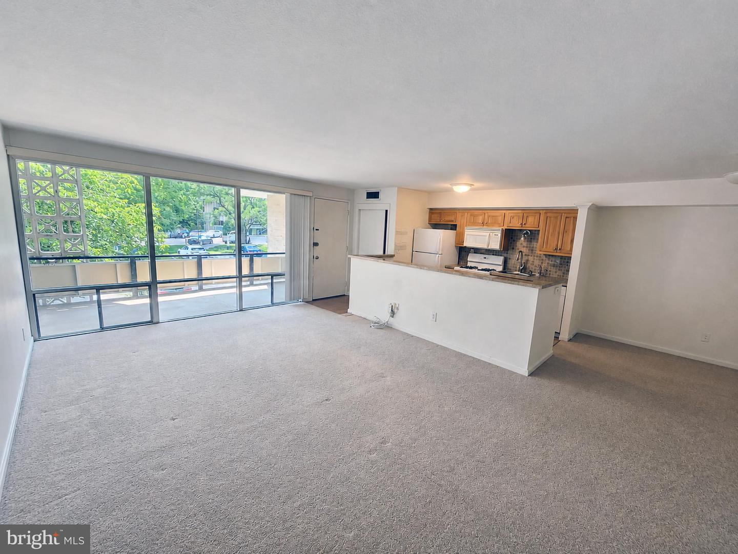7559 Spring Lake Dr #d2 Property Photo 5