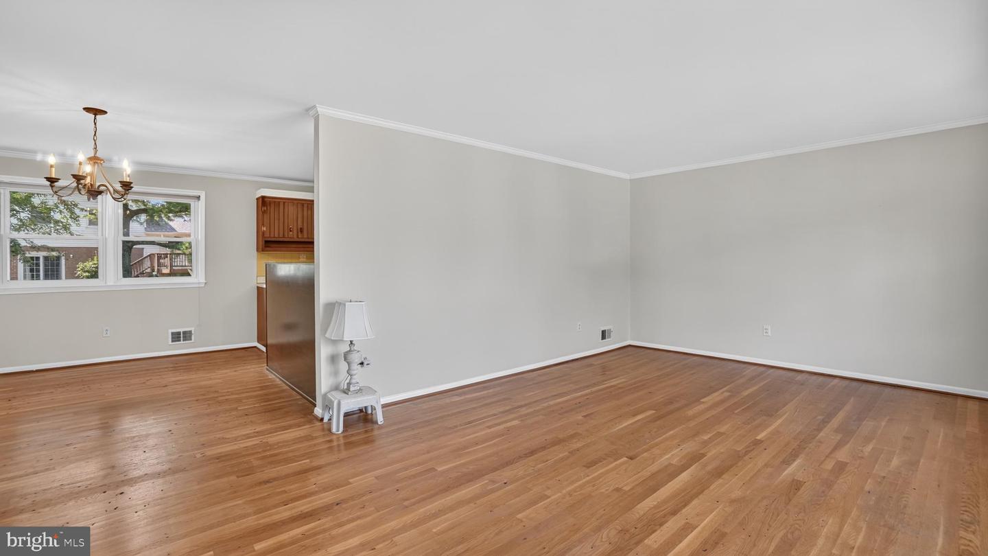 3131 Castleleigh Rd Property Photo 4