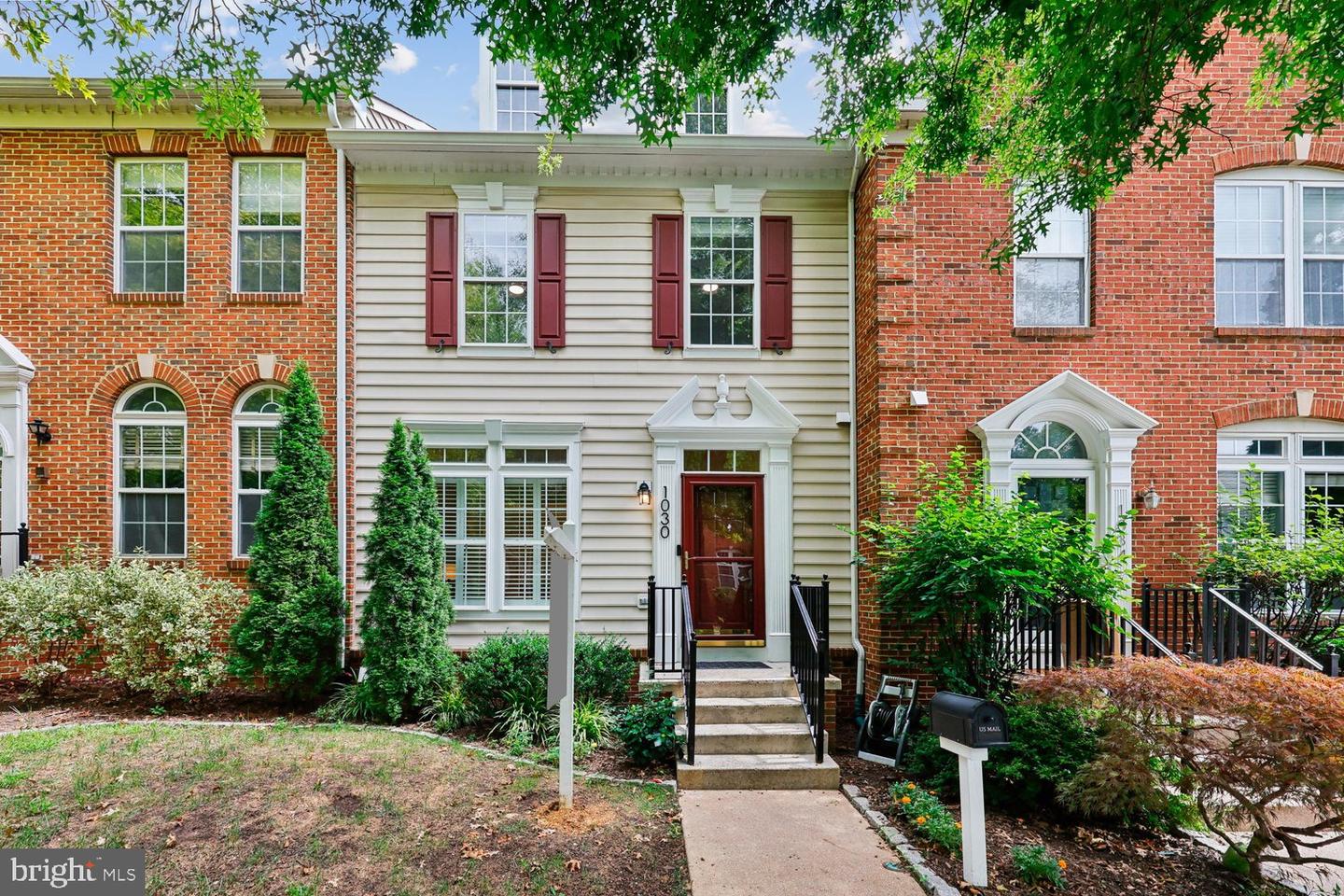 1030 MAIN ST