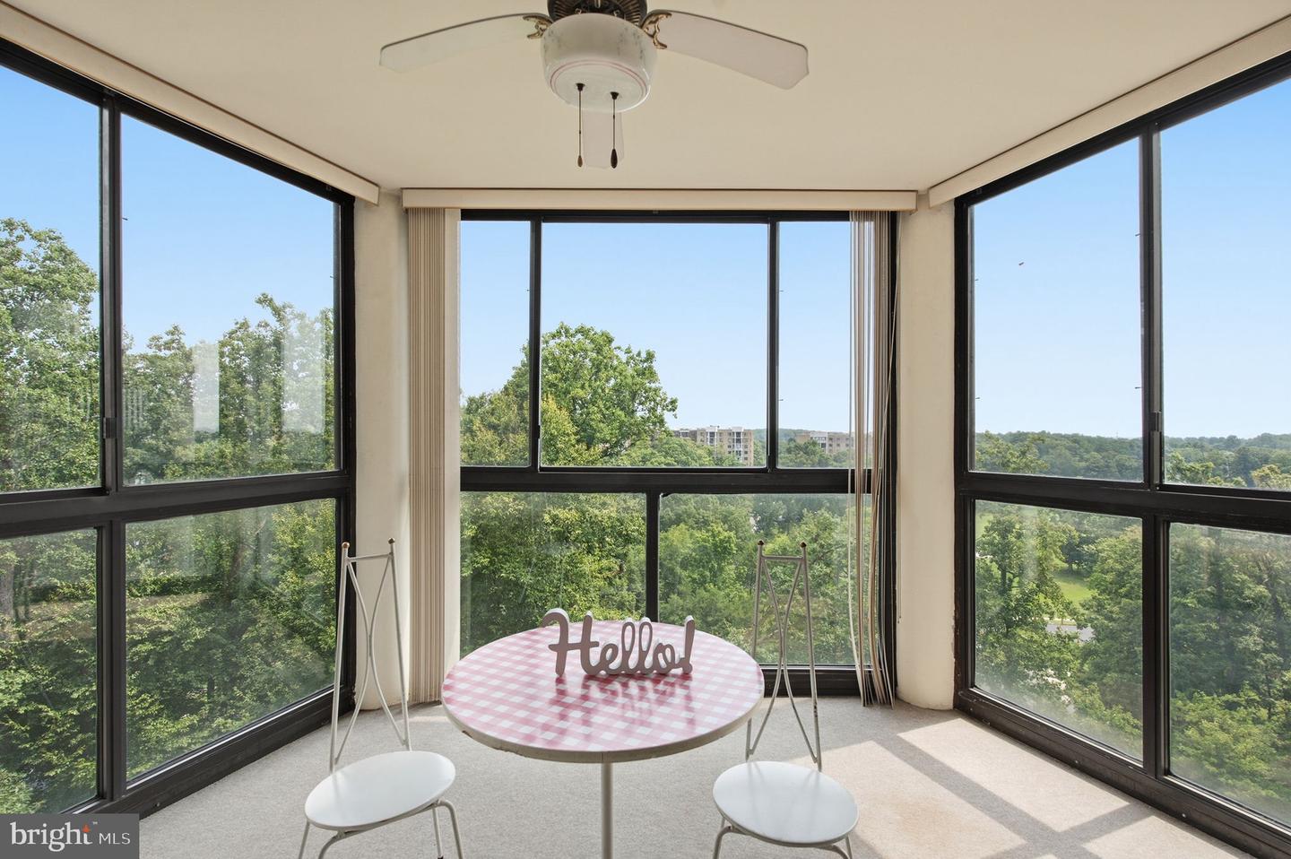 15100 Interlachen Dr #4-822 Property Photo 2