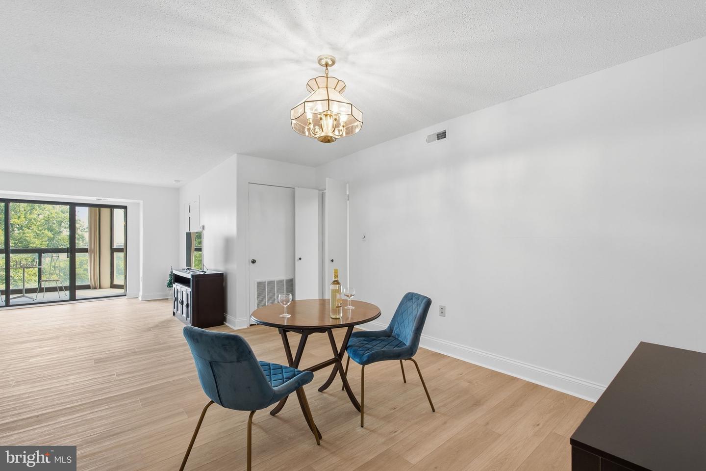 15100 Interlachen Dr #4-822 Property Photo 8