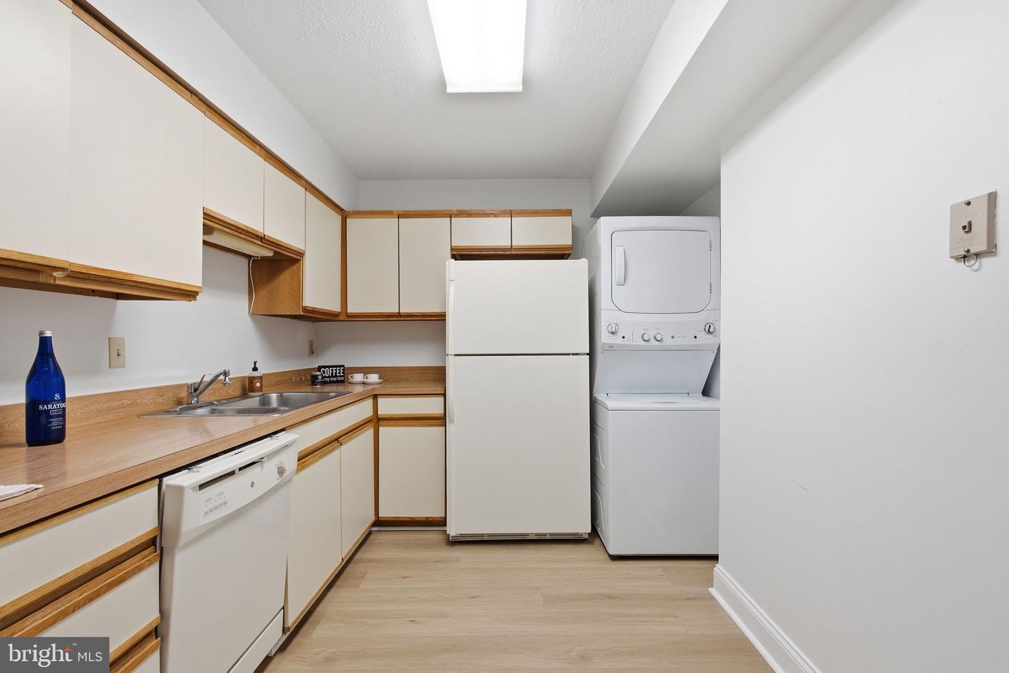 15100 Interlachen Dr #4-822 Property Photo 10
