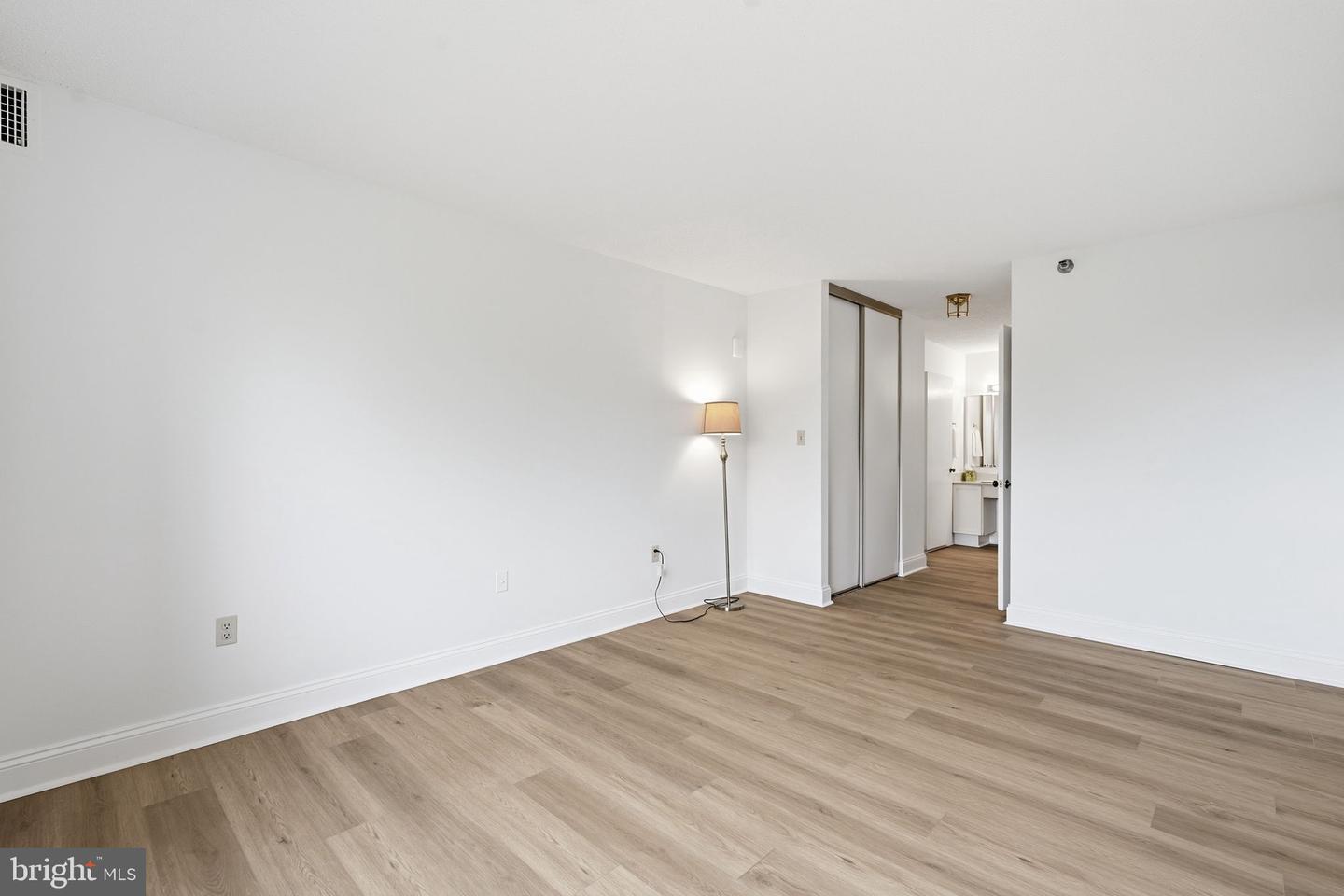 15100 Interlachen Dr #4-822 Property Photo 15
