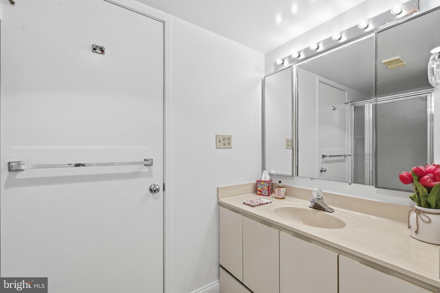 15100 Interlachen Dr #4-822 Property Photo 22