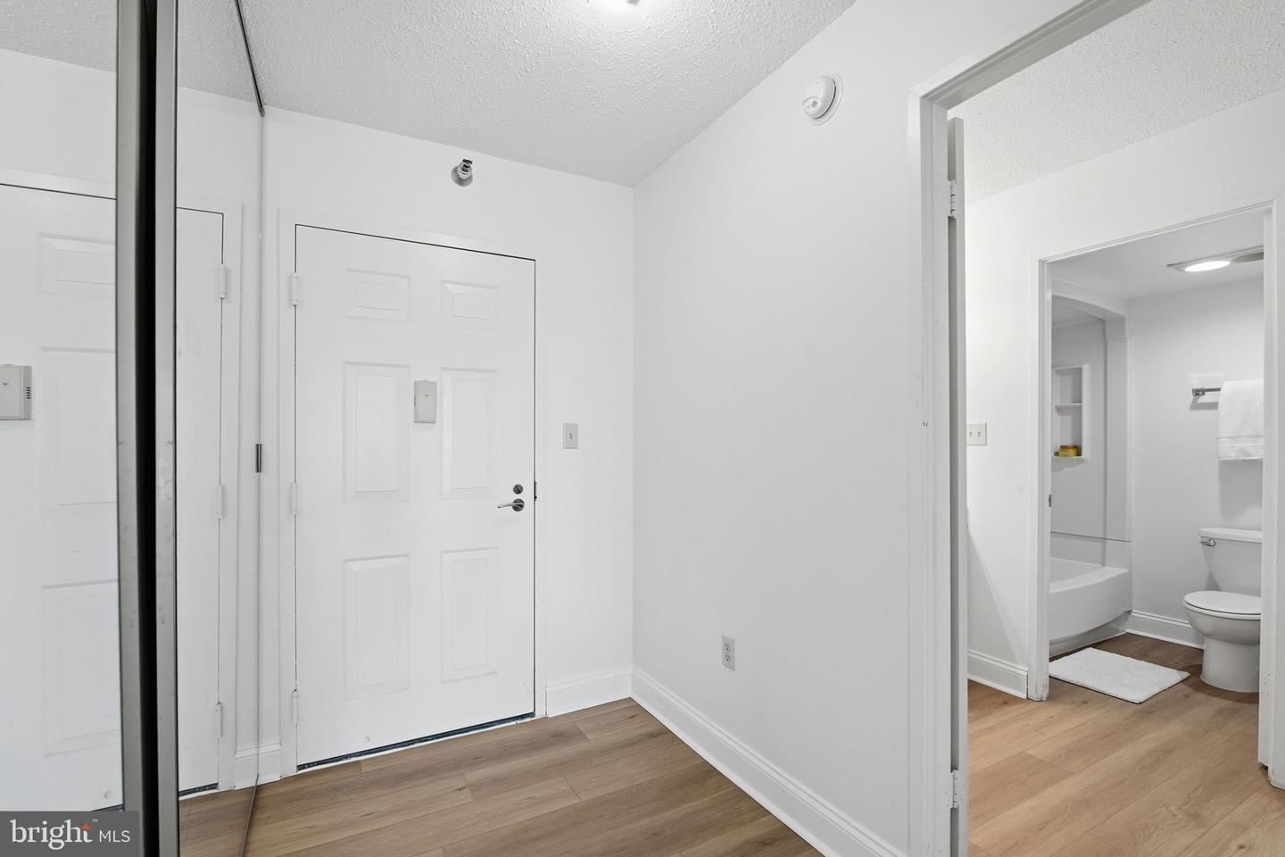 15100 Interlachen Dr #4-822 Property Photo 23