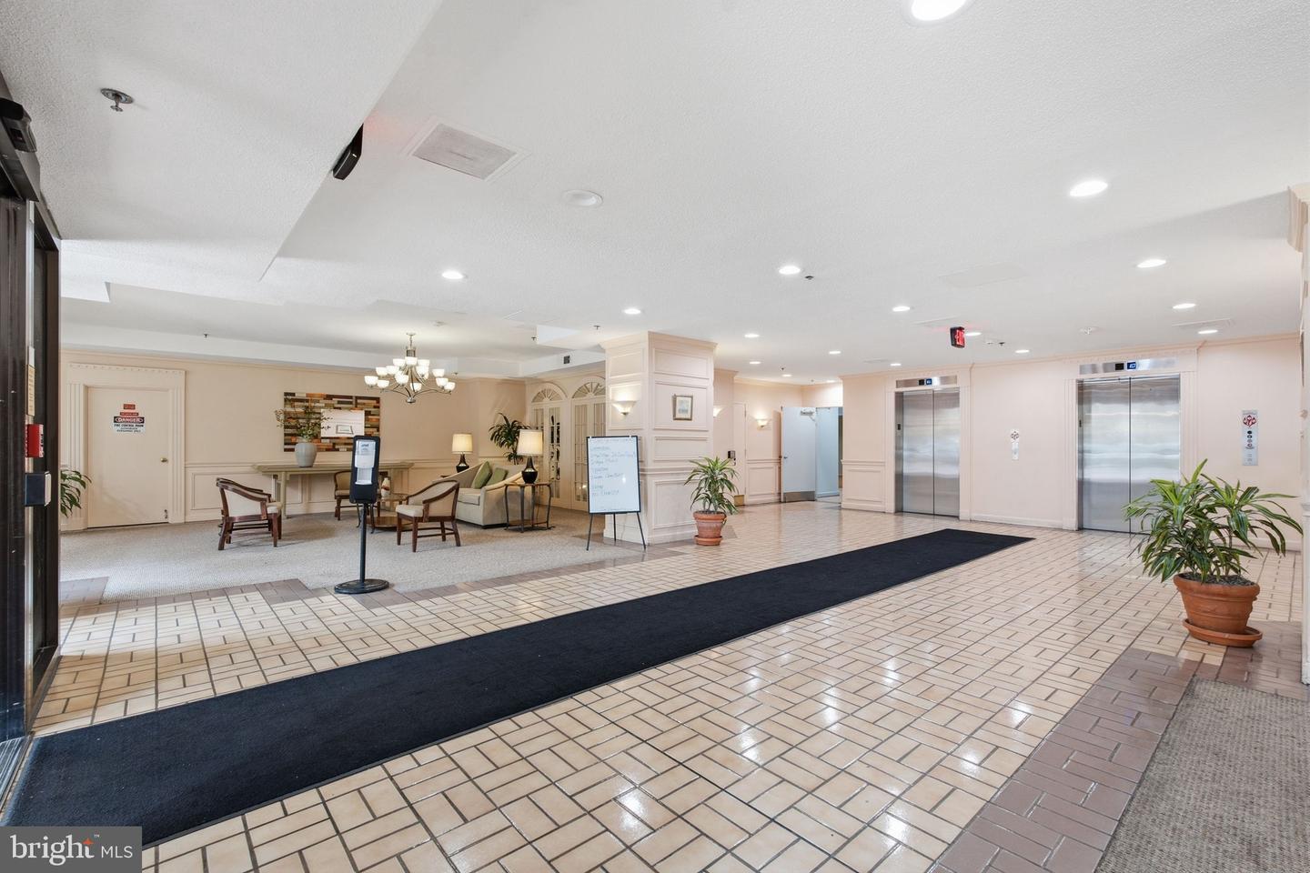 15100 Interlachen Dr #4-822 Property Photo 26