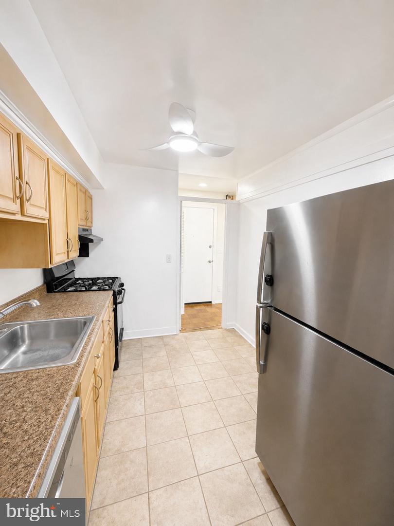 7521 Spring Lake Dr #b1 Property Photo 4