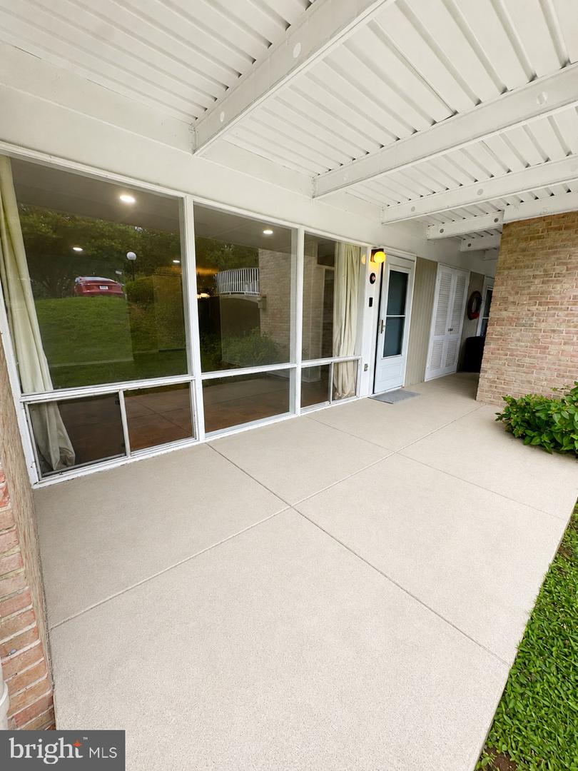 7521 Spring Lake Dr #b1 Property Photo 12