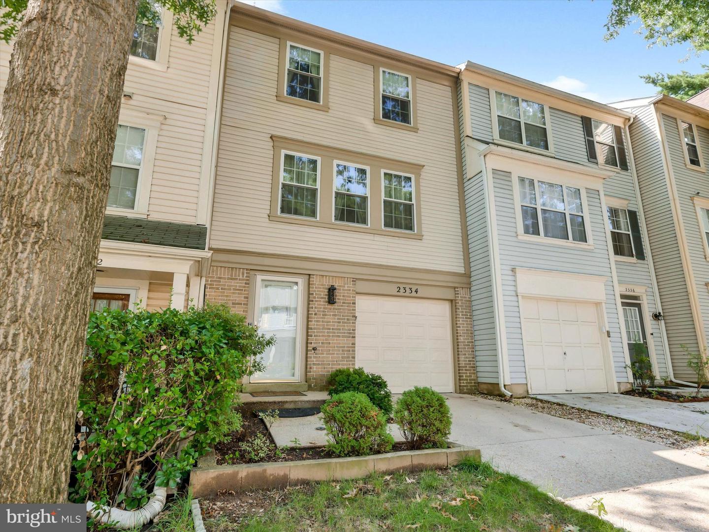 2334 LONDON BRIDGE DR Property Photo 1