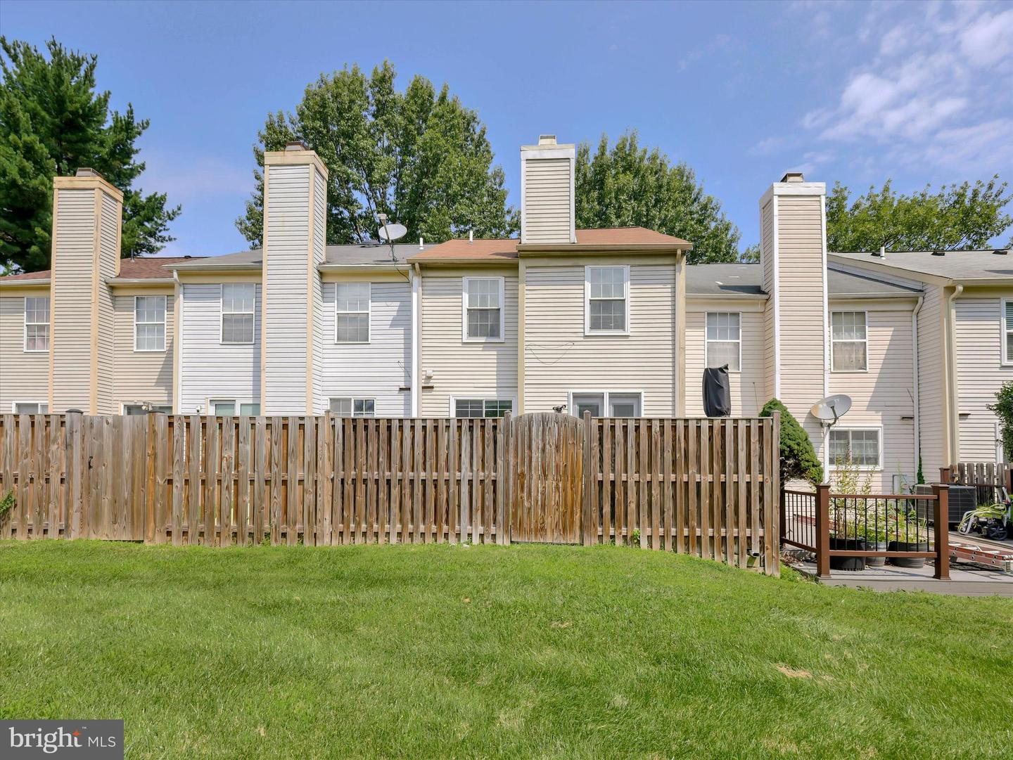 2334 London Bridge Dr Property Photo 38