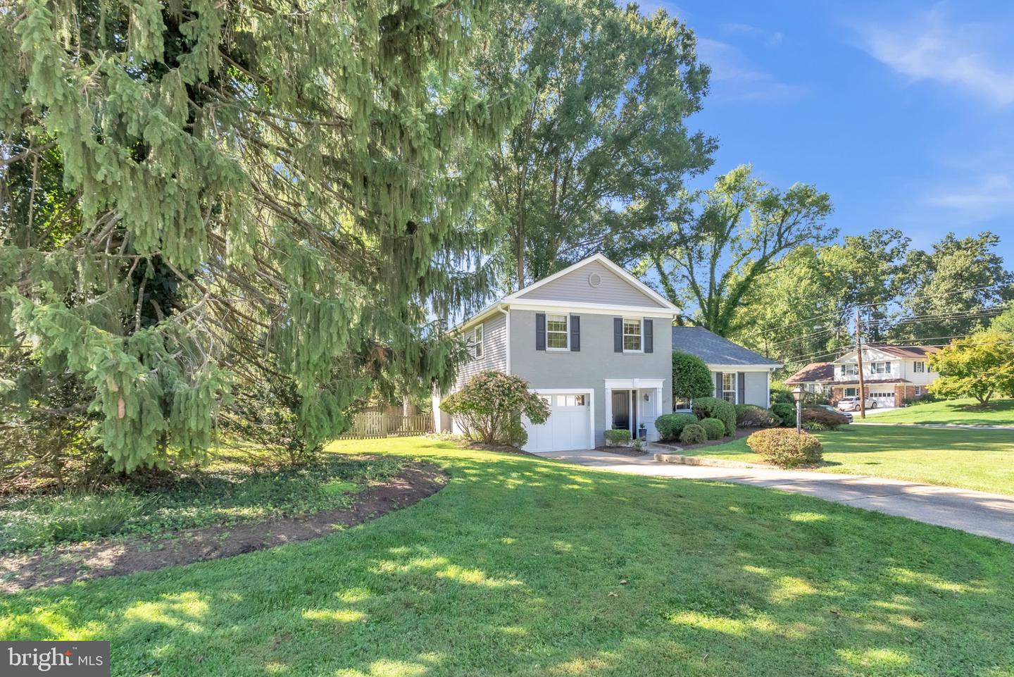 8710 Yarmouth Ct Property Photo 2