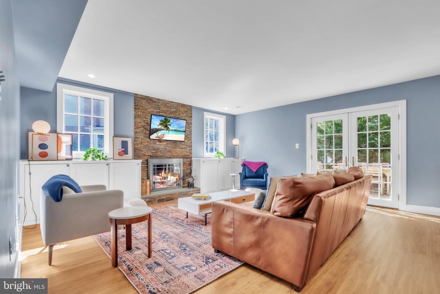 8710 Yarmouth Ct Property Photo 6