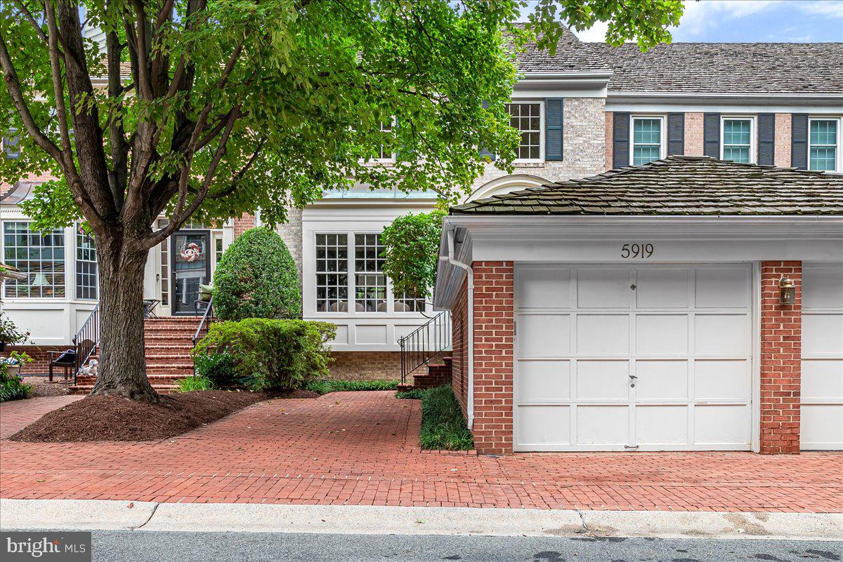 5919 Maplewood Park Pl Property Photo 1