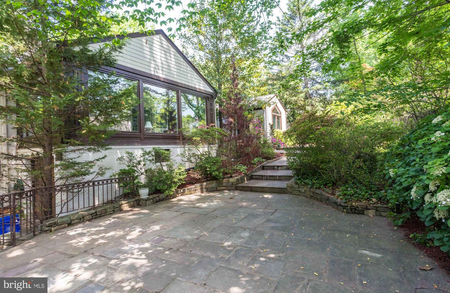 5628 Knollwood Rd Property Photo 2