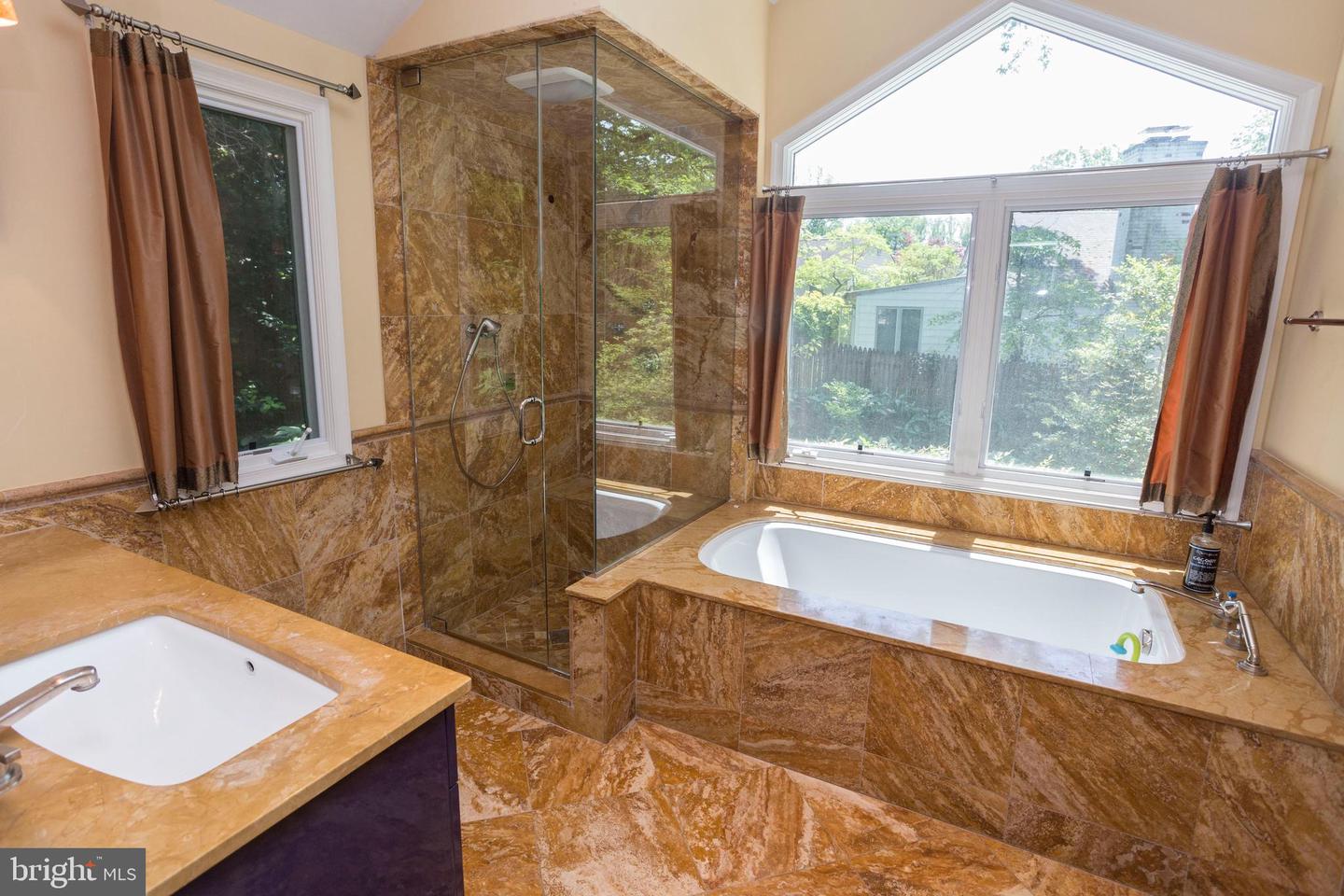 5628 Knollwood Rd Property Photo 9