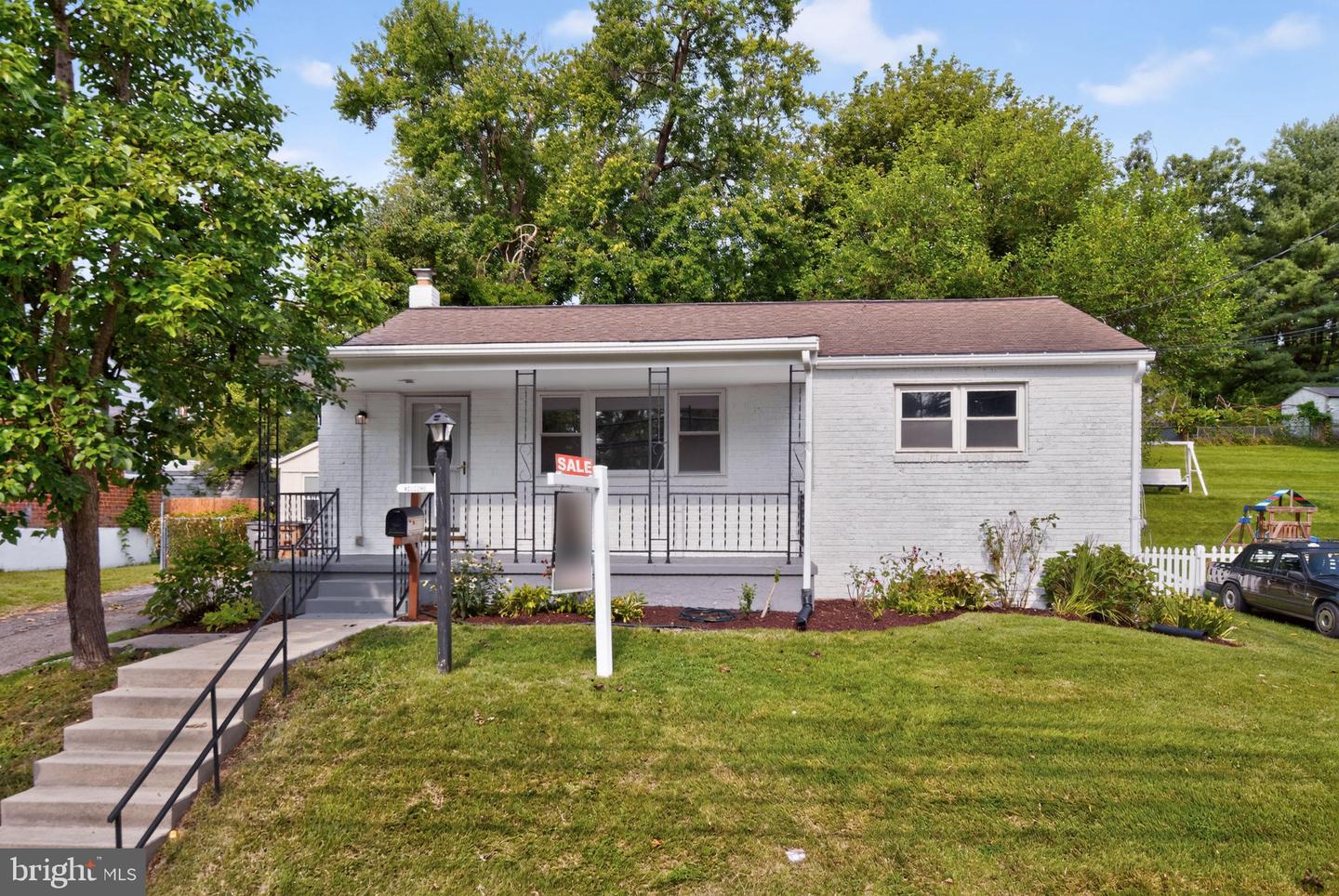 708 1st St Property Photo 1