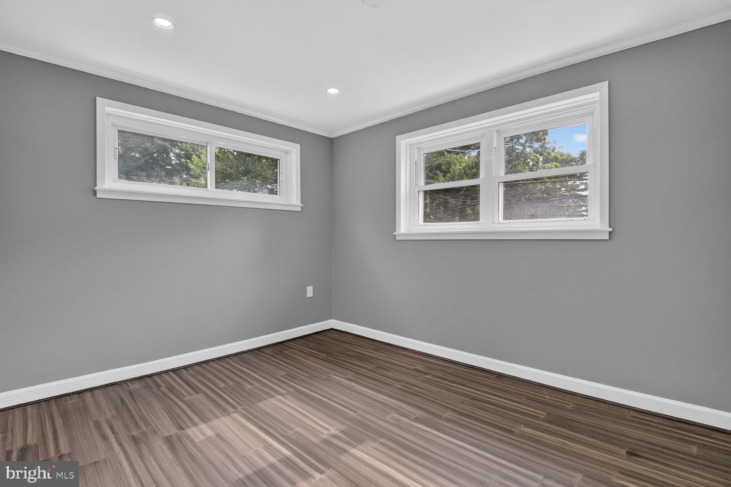 708 1st St Property Photo 15
