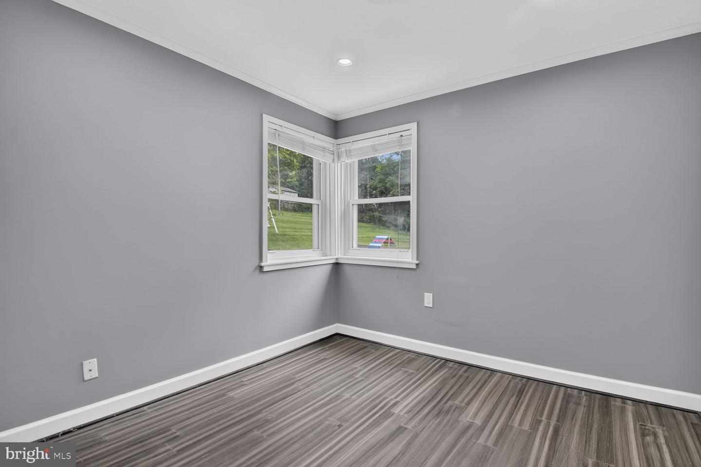 708 1st St Property Photo 19