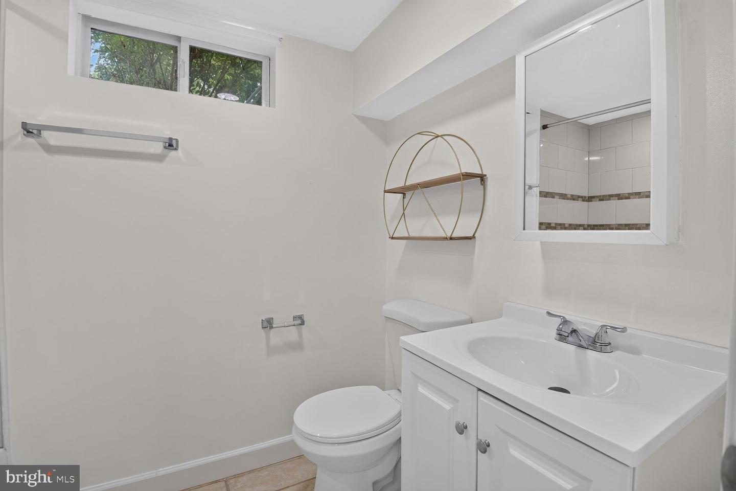 708 1st St Property Photo 28
