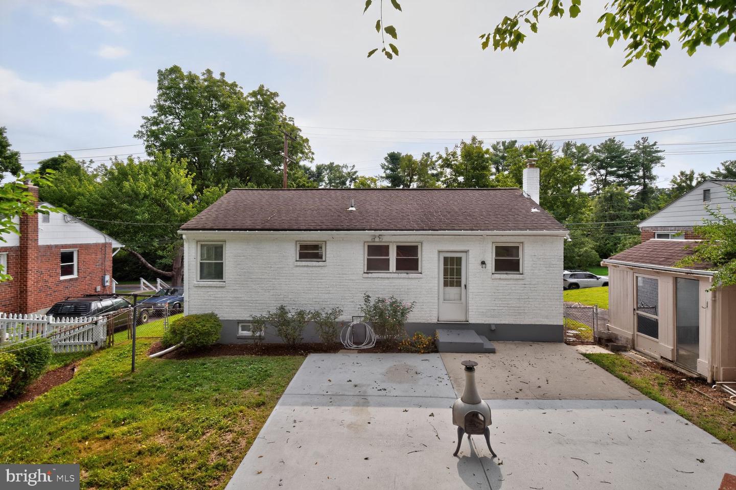 708 1st St Property Photo 32