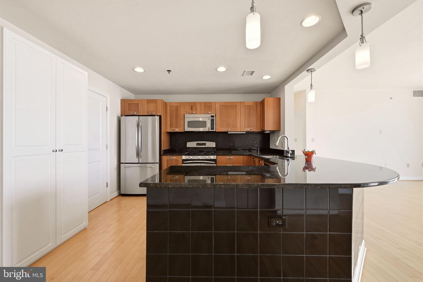 5750 Bou Ave #812 Property Photo 11