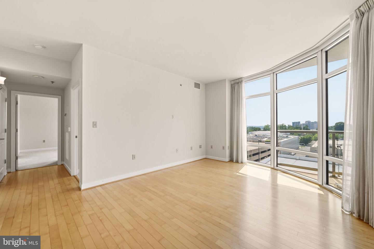 5750 Bou Ave #812 Property Photo 16