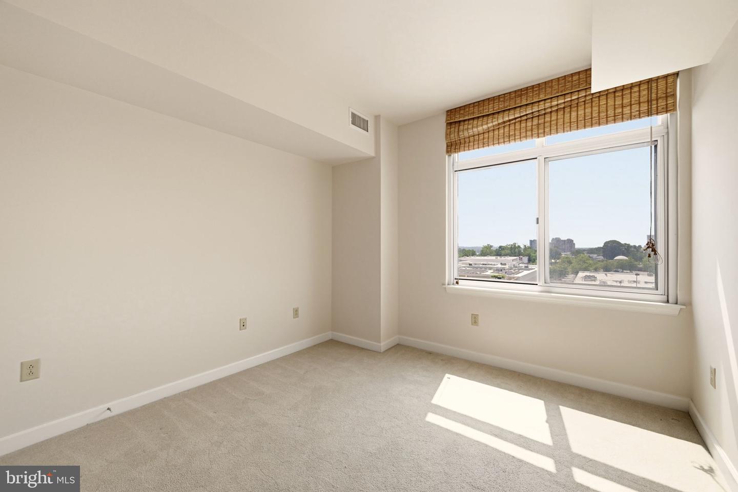 5750 Bou Ave #812 Property Photo 18