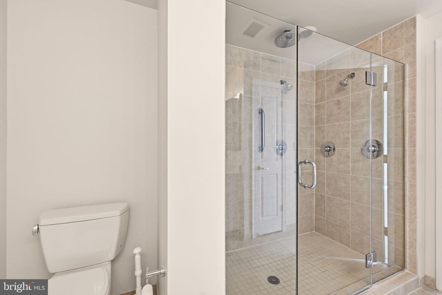 5750 Bou Ave #812 Property Photo 20