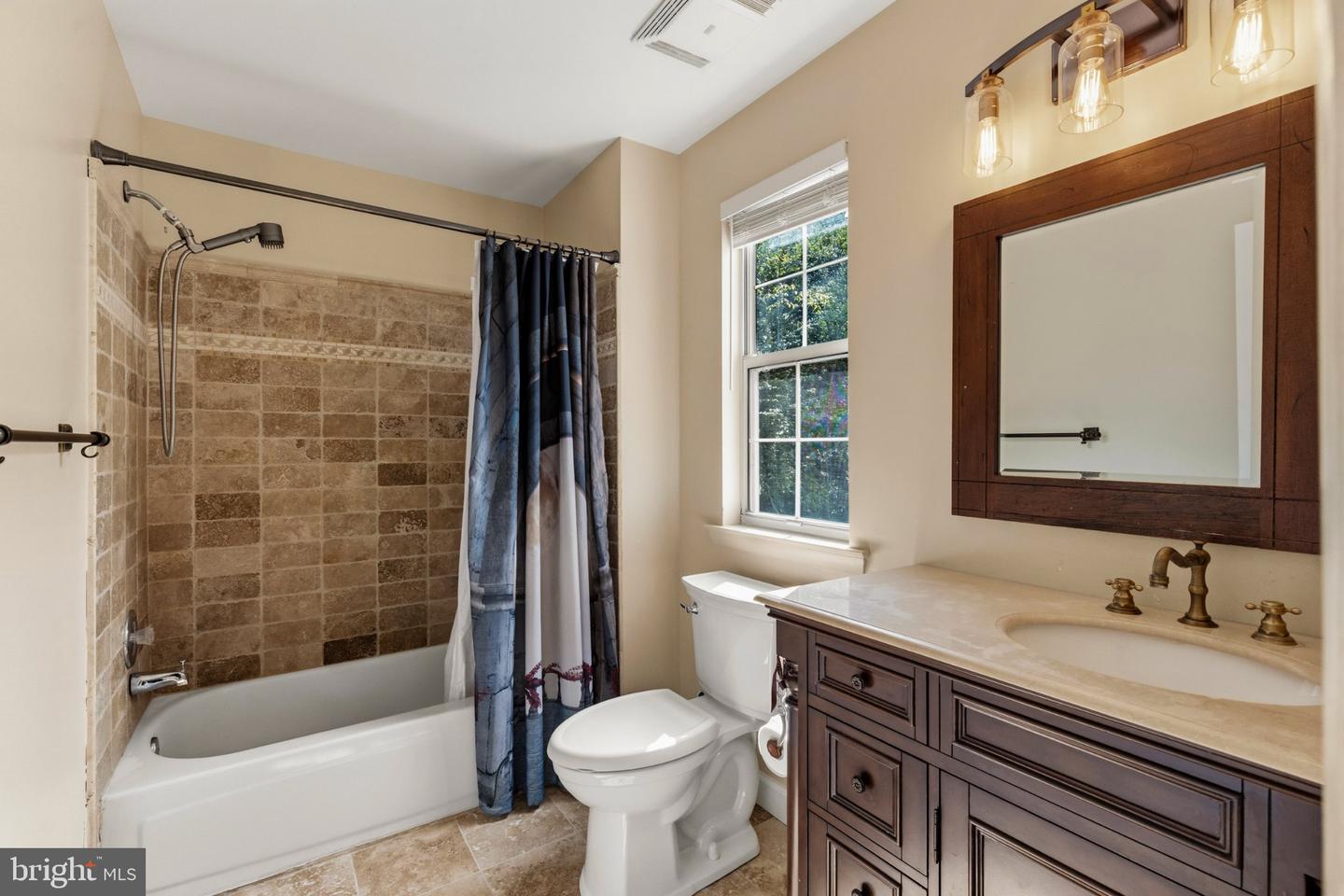 10344 Royal Woods Ct Property Photo 21