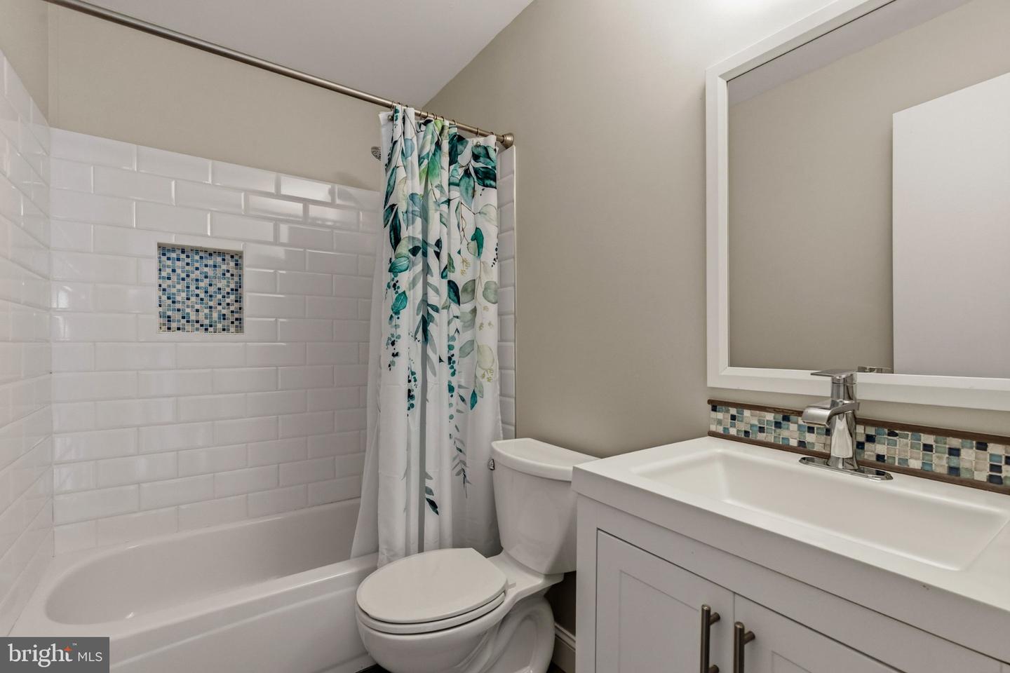 10344 Royal Woods Ct Property Photo 25