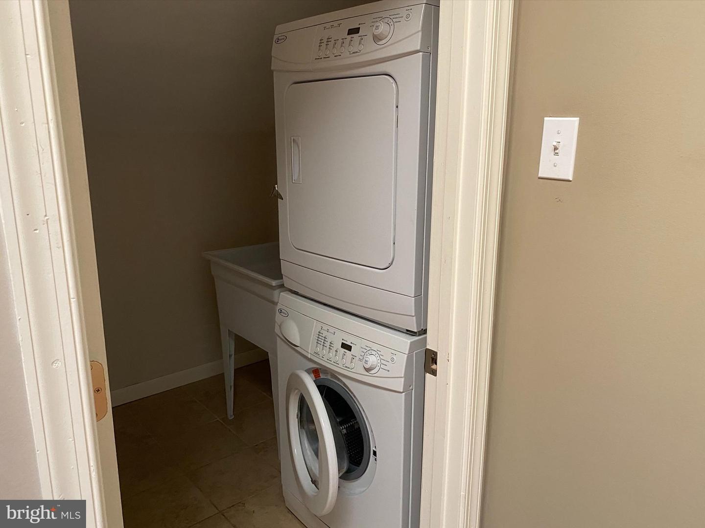 18472 Bishopstone Ct #242 Property Photo 36