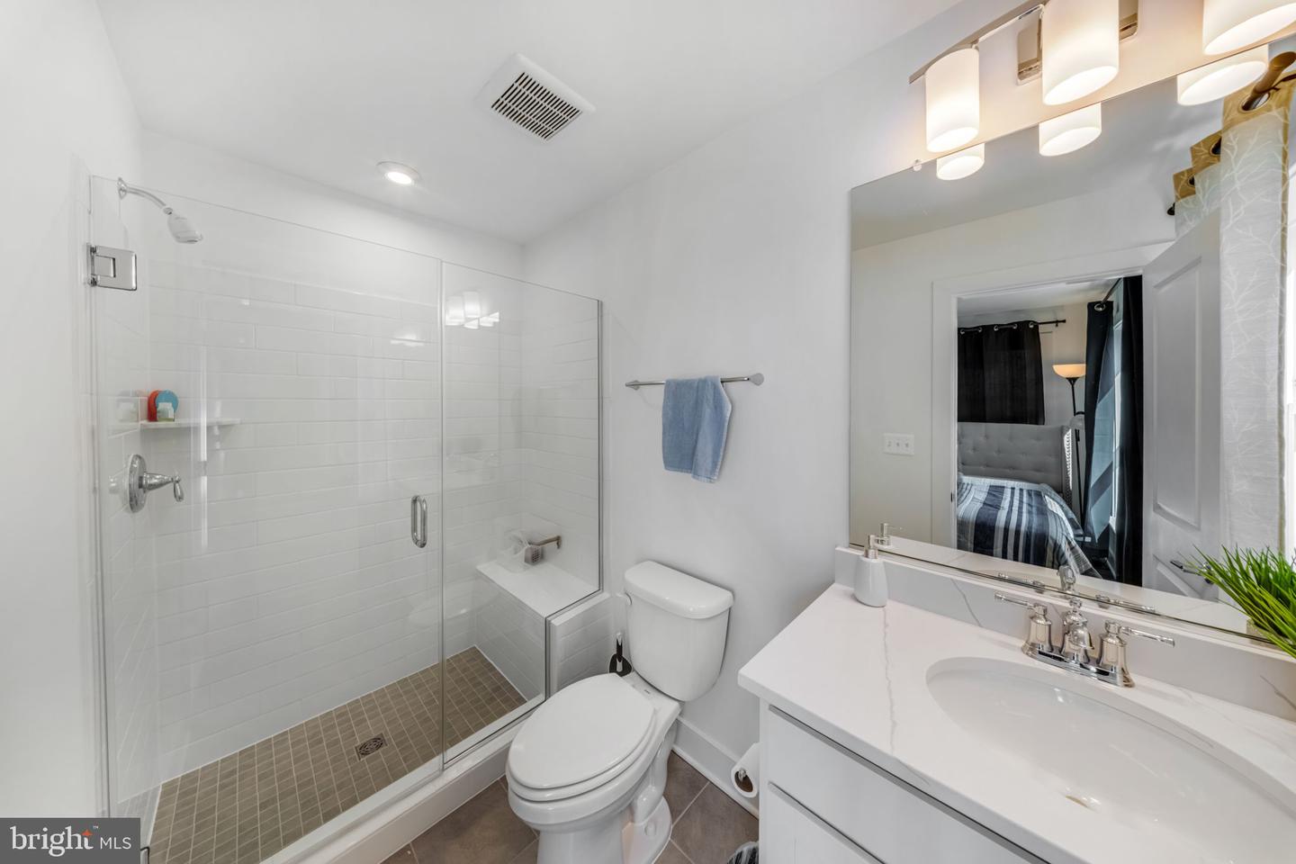 863 King Farm Blvd Property Photo 20