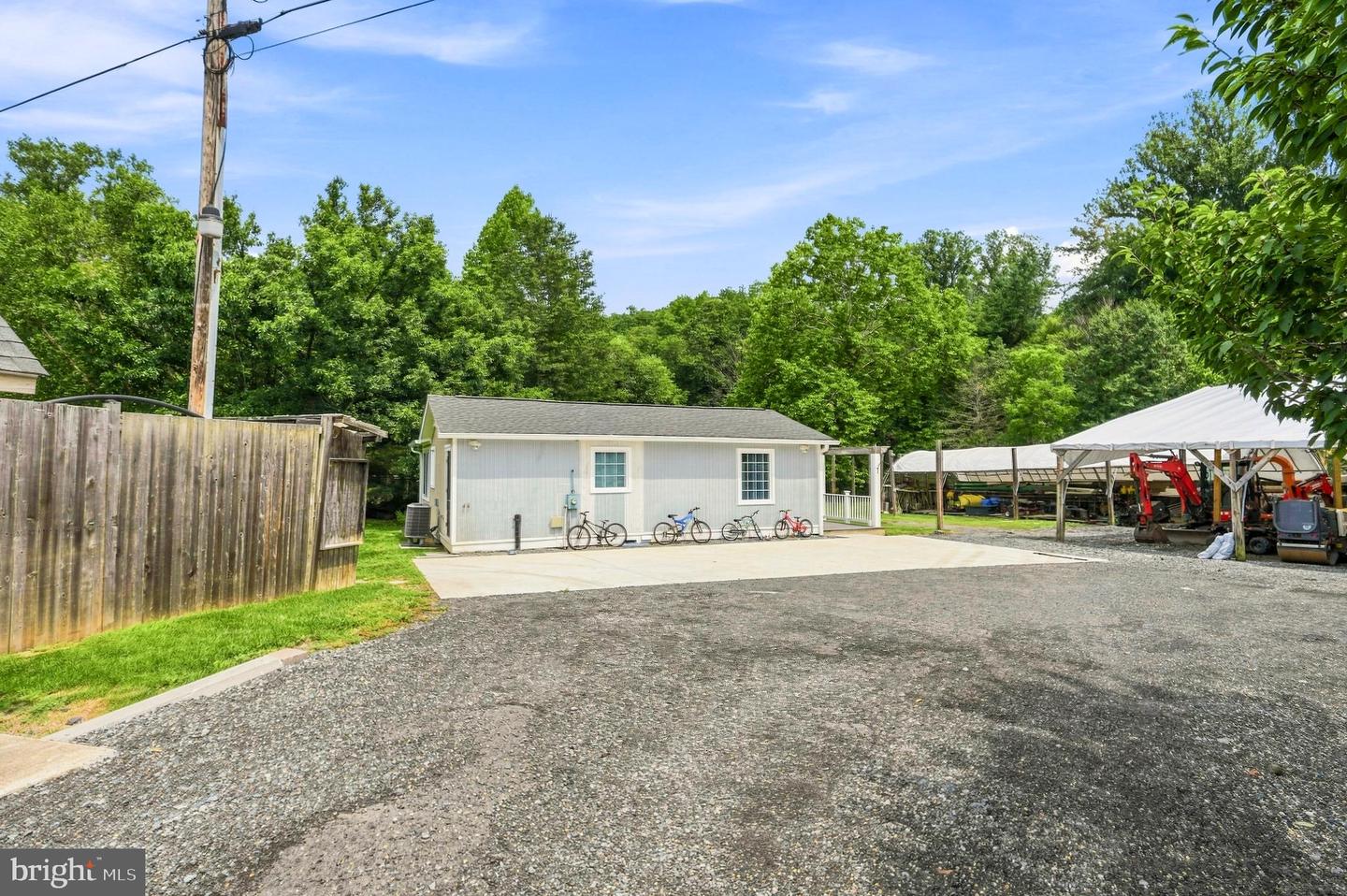 25110 Old Hundred Rd Property Photo 17
