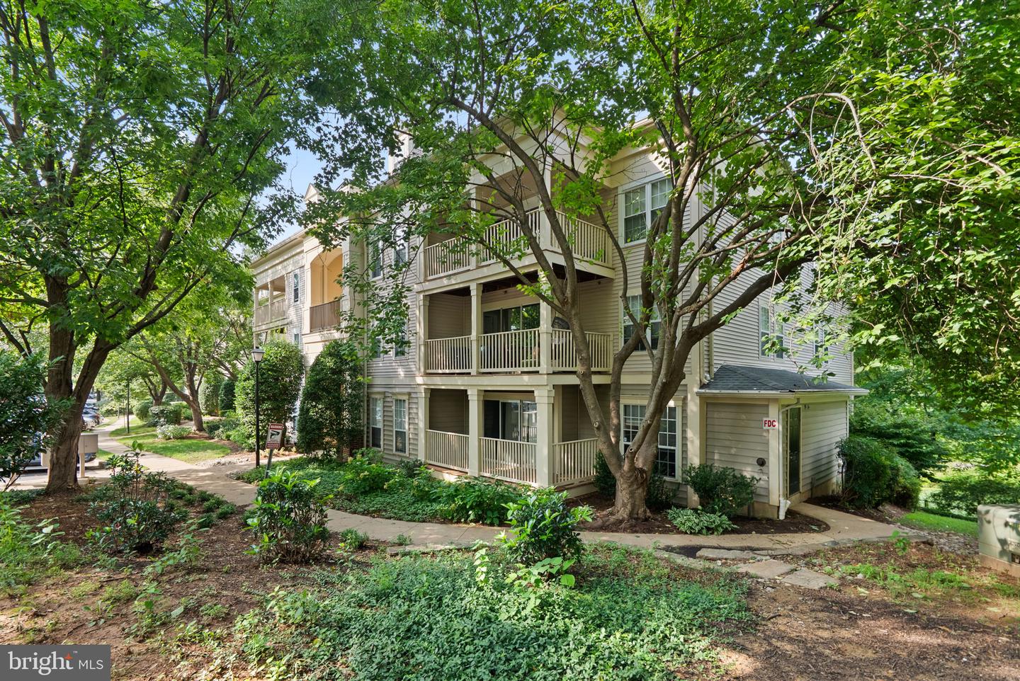 15301 Diamond Cove Ter #8-b Property Photo 2