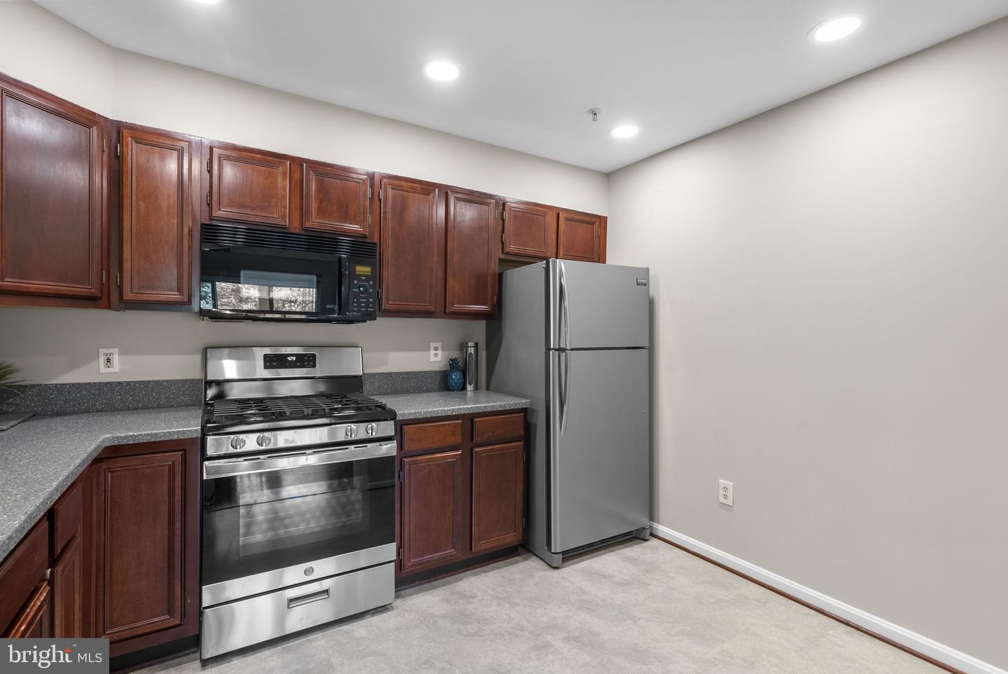 15301 Diamond Cove Ter #8-b Property Photo 13