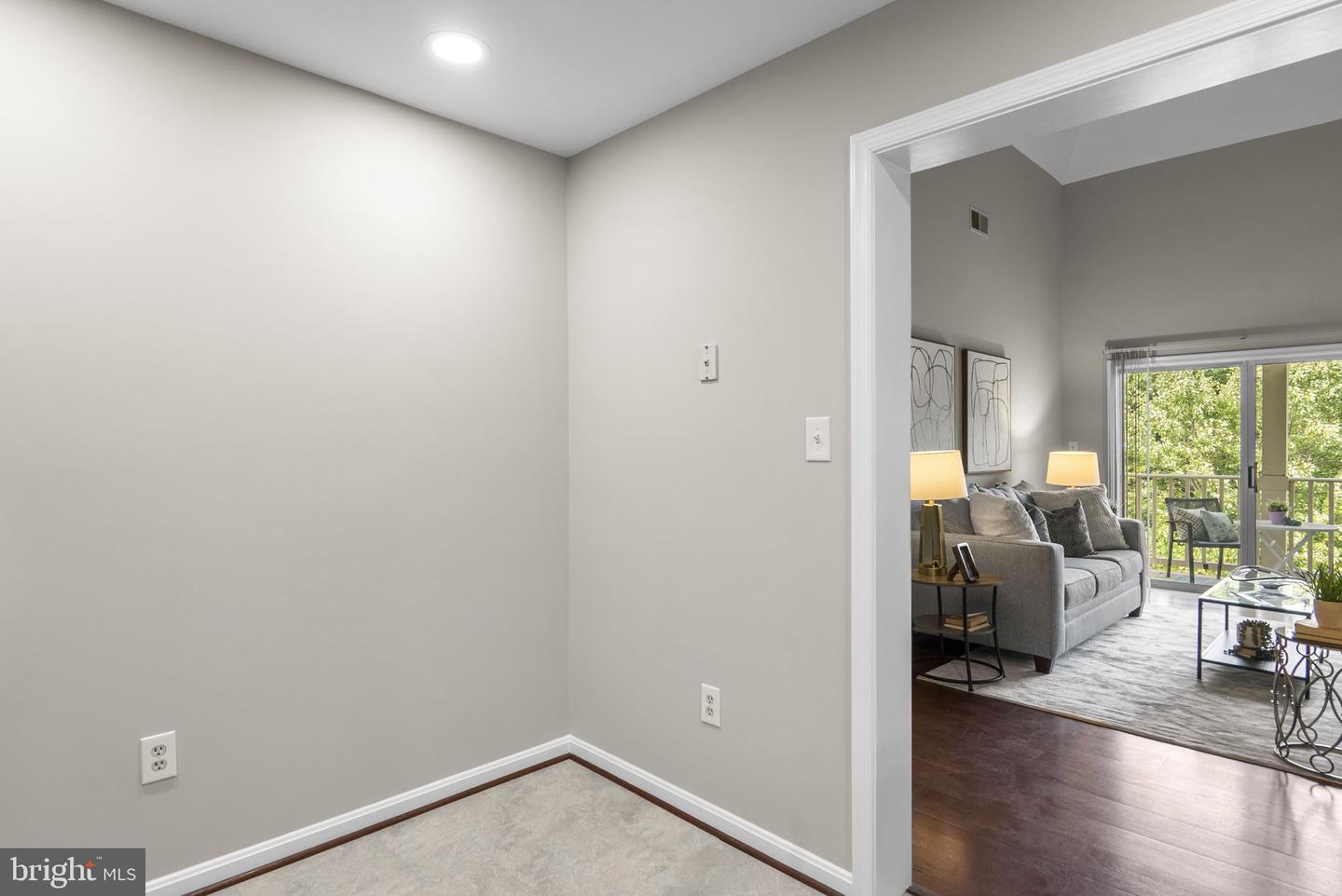 15301 Diamond Cove Ter #8-b Property Photo 14