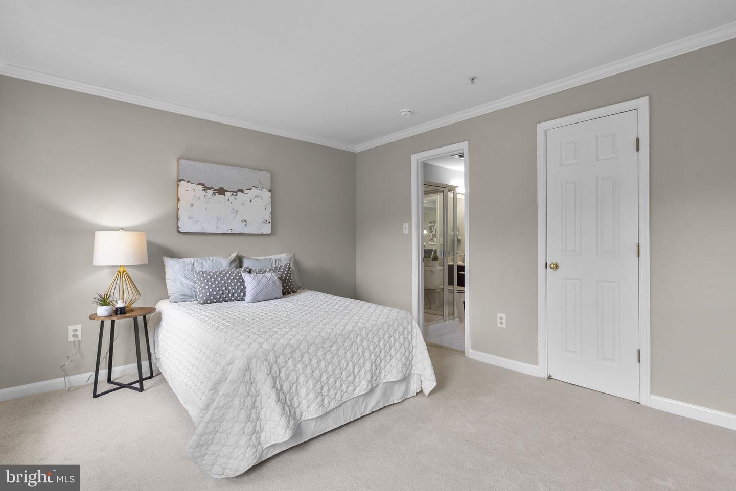 15301 Diamond Cove Ter #8-b Property Photo 28