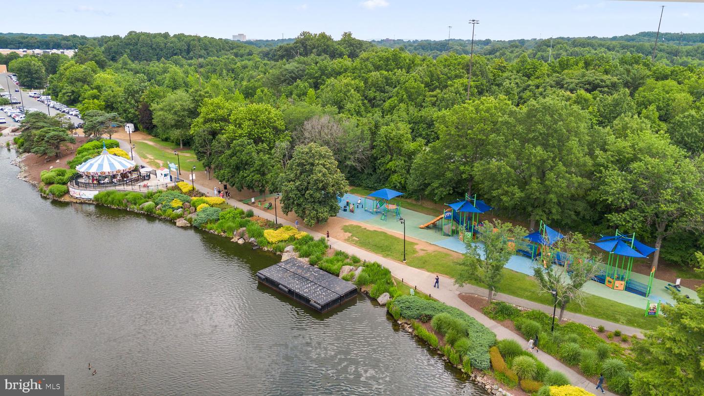 15301 Diamond Cove Ter #8-b Property Photo 46