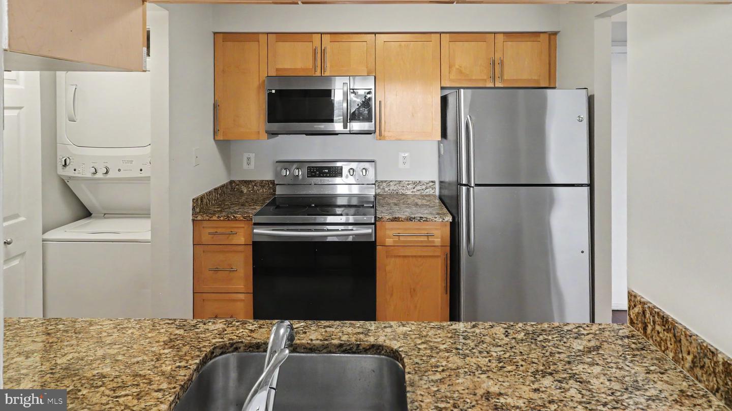 10101 Grosvenor Place #2006 Property Photo 7