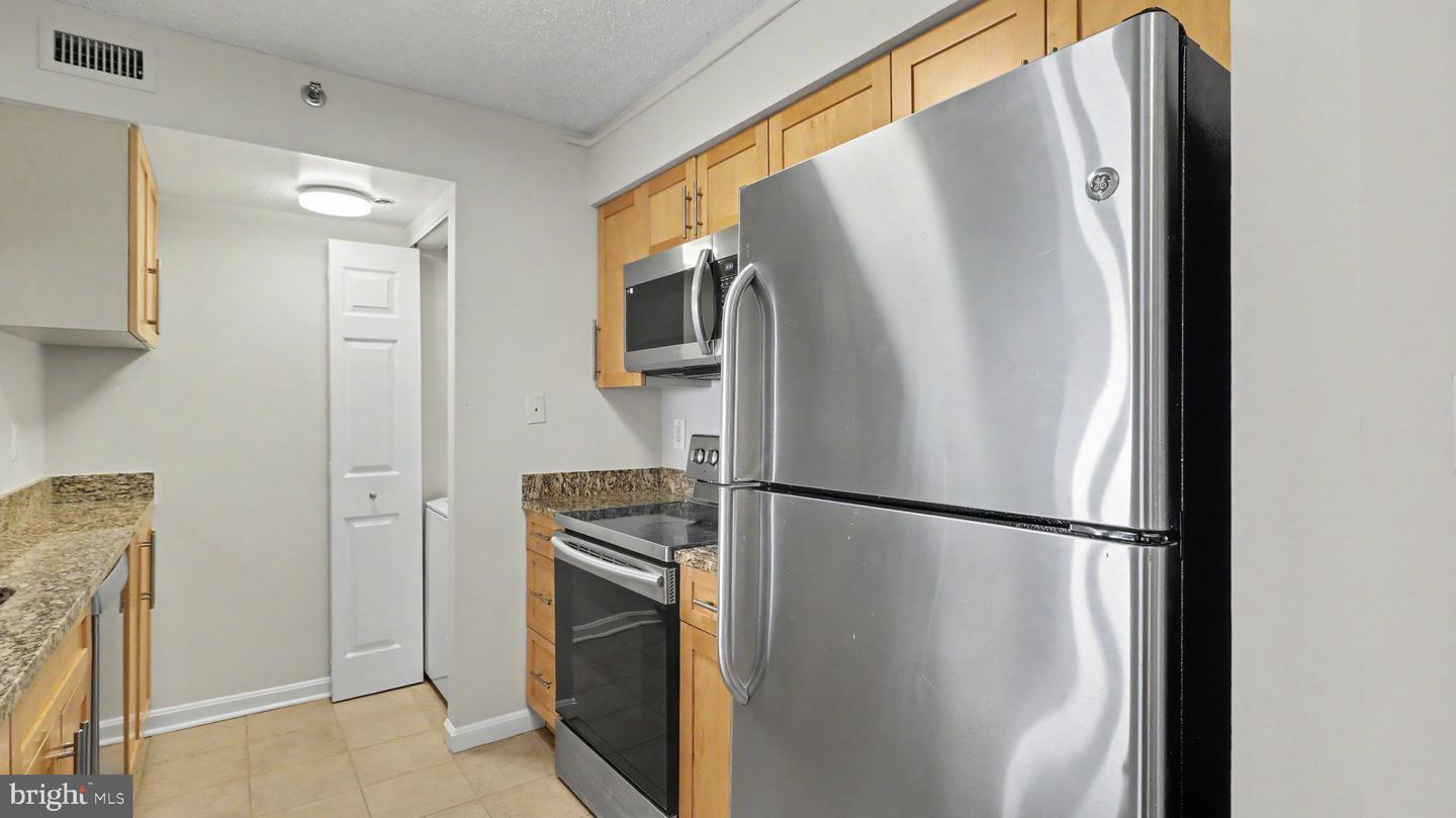 10101 Grosvenor Place #2006 Property Photo 10