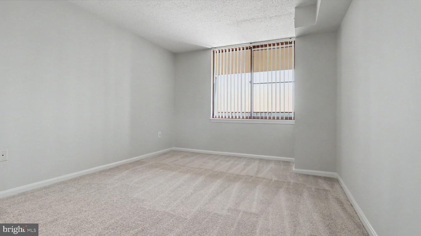 10101 Grosvenor Place #2006 Property Photo 16