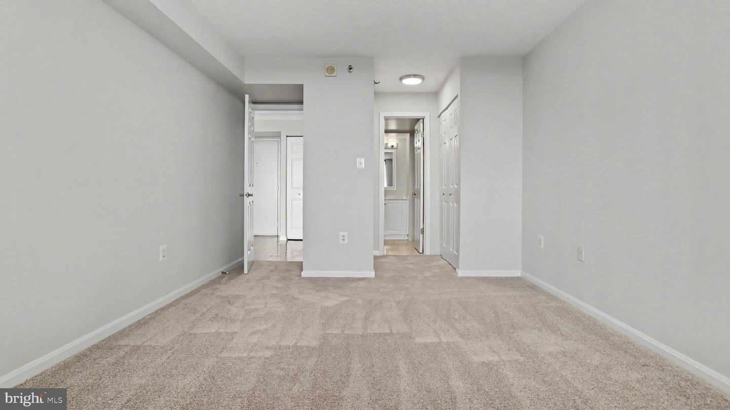 10101 Grosvenor Place #2006 Property Photo 17