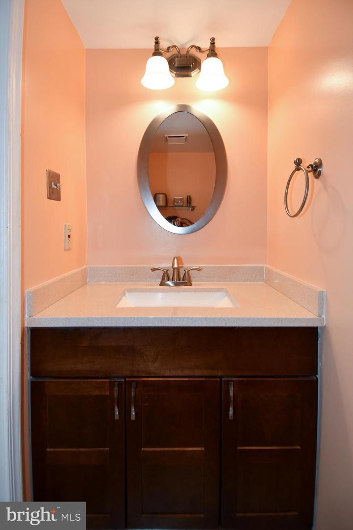 3815 Lansdale Ct #73-11 Property Photo 8