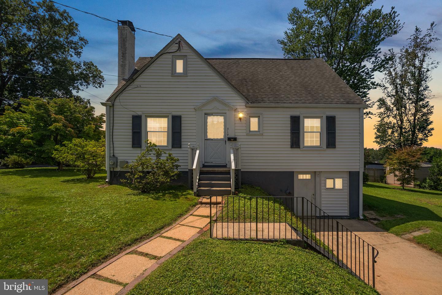 319 SAINT LAWRENCE DR